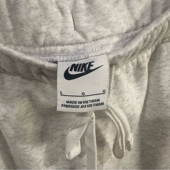 Nike Women's Heather Gray Skirt - Picture 2 of 5